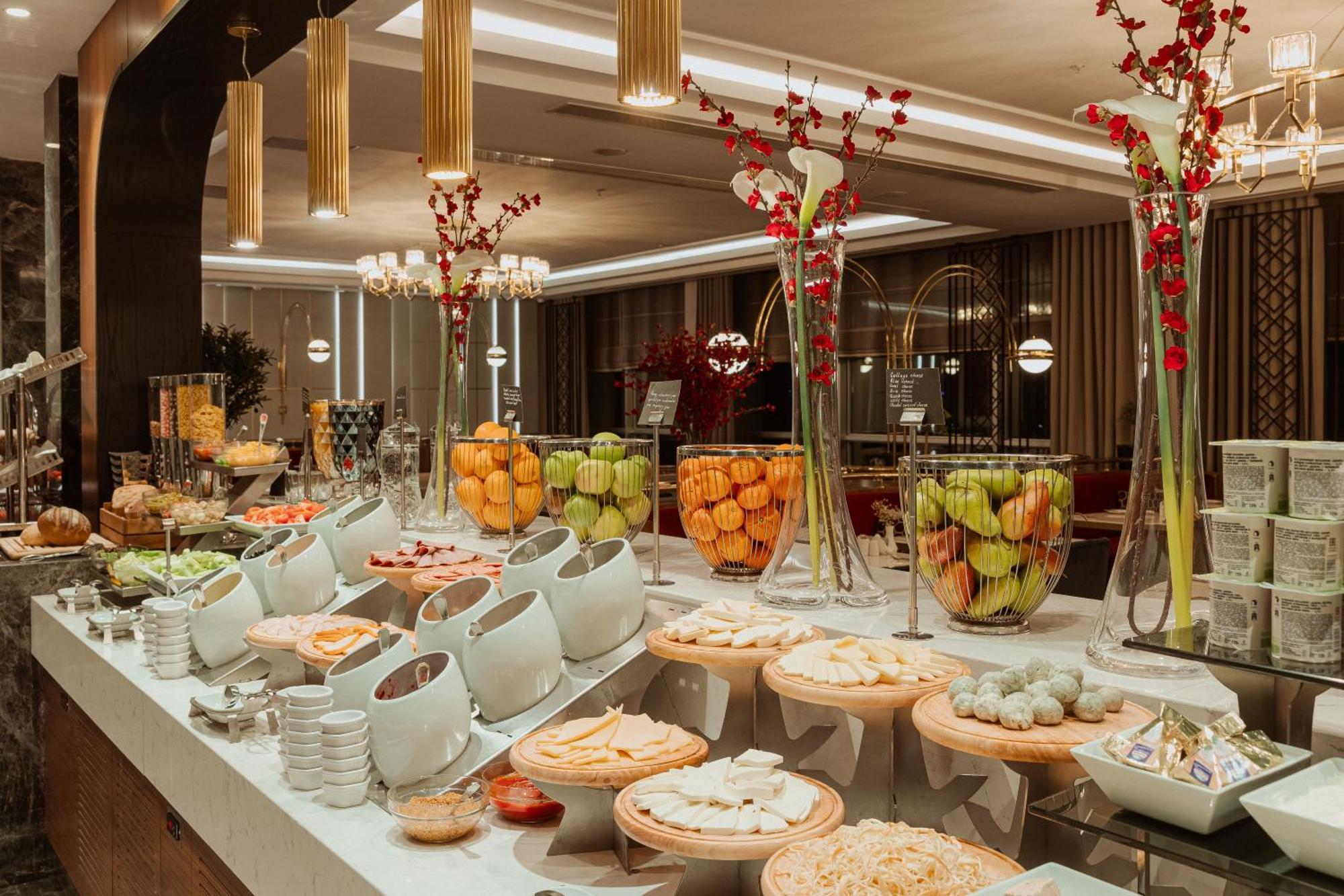 Sheraton Biszkek Zewnętrze zdjęcie