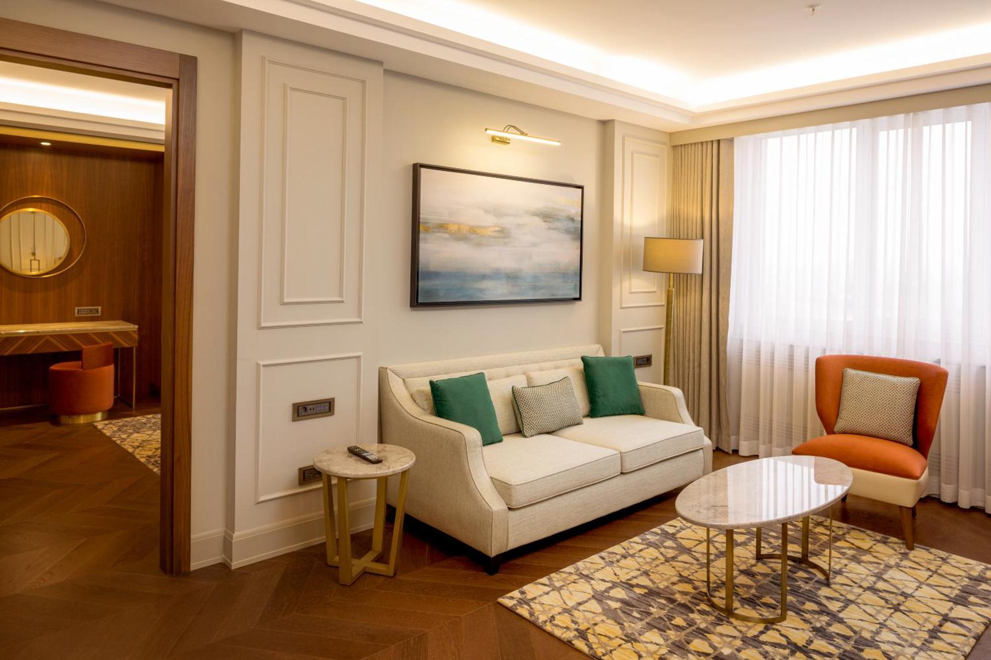 Sheraton Biszkek Zewnętrze zdjęcie