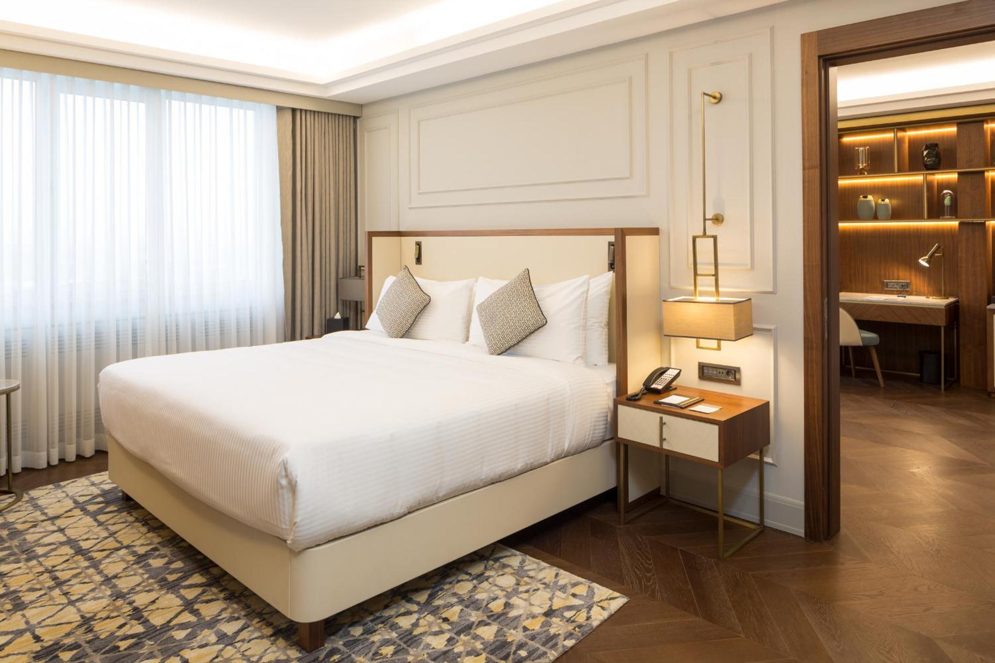 Sheraton Biszkek Zewnętrze zdjęcie