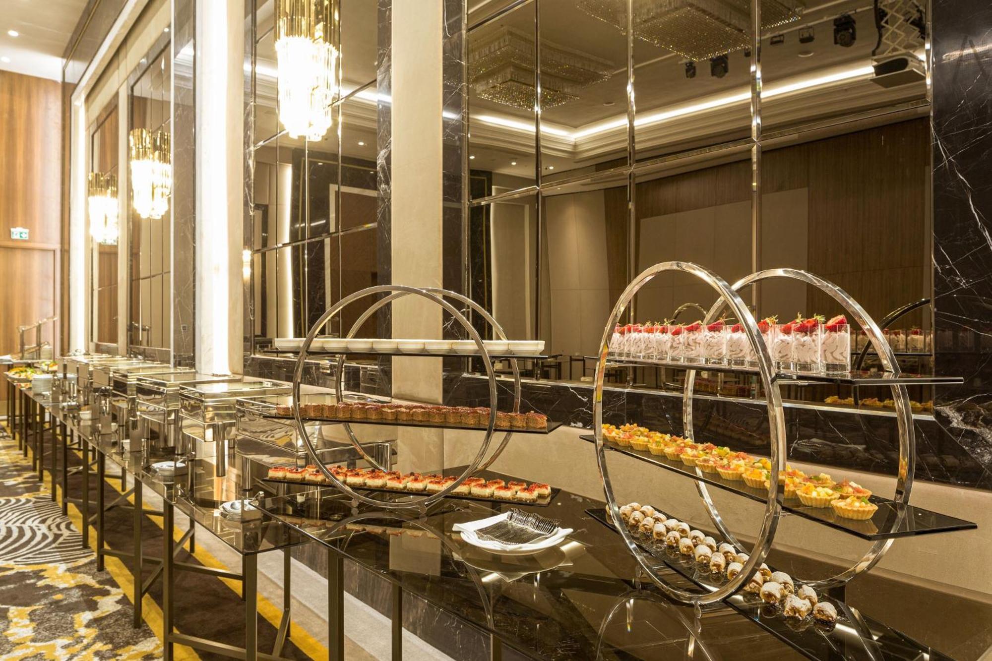 Sheraton Biszkek Zewnętrze zdjęcie